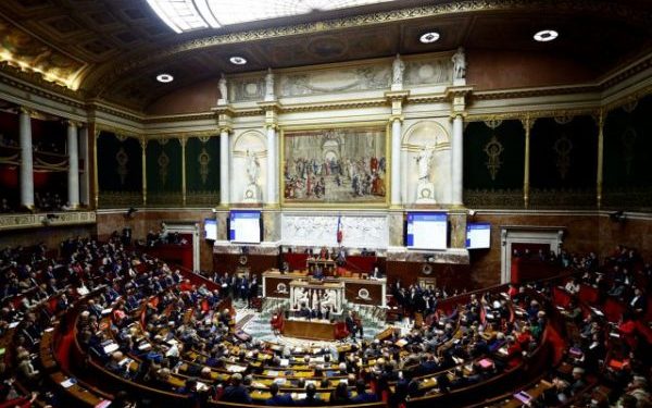 Γαλλία: Έτοιμοι να διαπραγματευθούν για το σχηματισμό νέας κυβέρνησης οι σοσιαλιστές