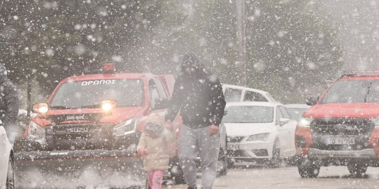 Κακοκαιρία: Νέο έκτακτο δελτίο της ΕΜΥ – Ισχυρές βροχές και καταιγίδες, πού θα πέσουν χιόνια