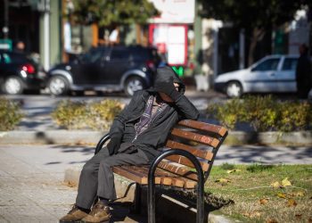 Ανεβαίνει η θερμοκρασία τη Δευτέρα – Ο καιρός παραμονή και ανήμερα της Πρωτοχρονιάς