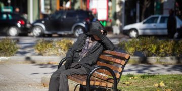 Ανεβαίνει η θερμοκρασία τη Δευτέρα – Ο καιρός παραμονή και ανήμερα της Πρωτοχρονιάς