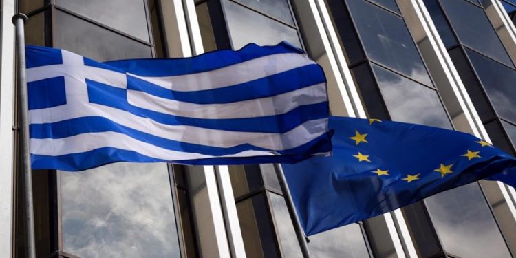 Κομισιόν: «Κόκκινη κάρτα» στην Ελλάδα στους κοινωνικούς δείκτες