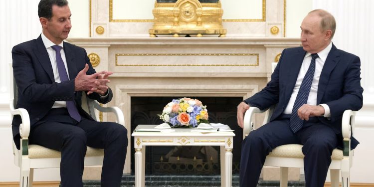 Ρωσία: Επιβεβαιώνει ότι ο Πούτιν έδωσε άσυλο στον Άσαντ – Τι λέει η Μόσχα για τις βάσεις της στη Συρία