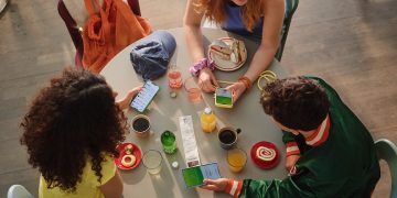 Η χώρα που σχεδόν μηδένισε τις συναλλαγές με χρήμα