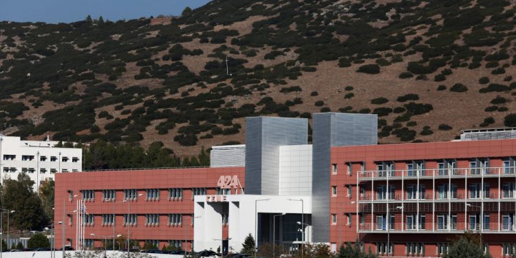 ΠΑΣΟΚ και ΣΥΡΙΖΑ για στρατιωτικά νοσοκομεία: Επικοινωνιακού τύπου αντικαταστάσεις υγειονομικών