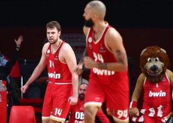 Ολυμπιακός: Φουρνιέ και Βεζένκοφ κάνουν τη διαφορά!