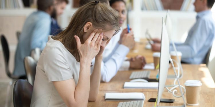 Απασχόληση: «Πολυτέλεια» το 8ωρο για 7 στους 10 εργαζόμενους