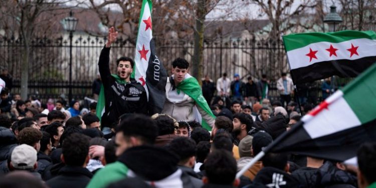 H Αυστρία προσφέρει χρήματα σε Σύρους πρόσφυγες για να επιστρέψουν στη χώρα τους