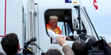 Economist: Οι εργαζόμενοι αγαπούν τον Τραμπ, τα συνδικάτα πρέπει να τον φοβούνται