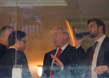 ΗΠΑ: Ο Τραμπ δίνει πλήρη και ολοκληρωτική υποστήριξη στον Τζόνσον ως πρόεδρο της Βουλής