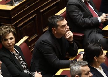 Στην Ολομέλεια της Βουλής ο Αλ. Τσίπρας