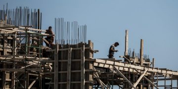 Με χαμηλές ταχύτητες οι επενδύσεις στις κατοικίες