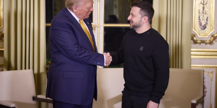 Παρίσι: Η χειραψία Τραμπ και Ζελένσκι στο Ελιζέ – Το μήνυμα του προέδρου της Ουκρανίας