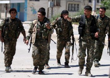 Συρία: Οι Κούρδοι τείνουν χείρα φιλίας στις νέες αρχές και ζητούν πλήρη αναστολή των συγκρούσεων στη χώρα