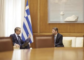 Ανδρουλάκης μετά τη συνάντηση με Μητσοτάκη: Η συναίνεση είναι ένα τανγκό που θέλει δύο – Τι είπε για Αναθεώρηση και δημογραφικό