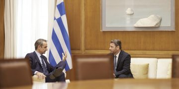 Ανδρουλάκης μετά τη συνάντηση με Μητσοτάκη: Η συναίνεση είναι ένα τανγκό που θέλει δύο – Τι είπε για Αναθεώρηση και δημογραφικό