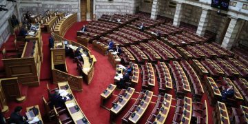 Βουλή: Γιατί μένουν άδεια τα έδρανα της Βουλής;