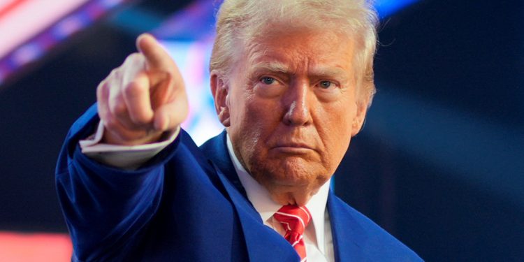 «Ξηλώστε τους ανεμόμυλους» – Ο Τραμπ τα βάζει με τις ανεμογεννήτριες της Βόρειας Θάλασσας