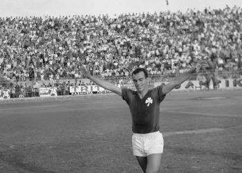 Πέθανε ο Μίμης Δομάζος