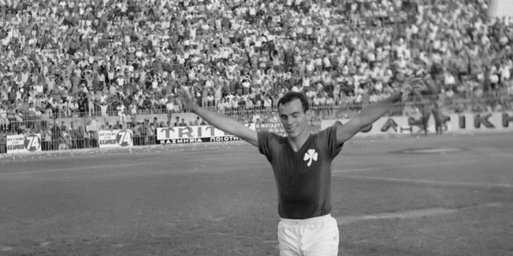 Πέθανε ο Μίμης Δομάζος