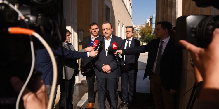 Φάμελλος: «Μόνο η Κατσέλη μπορεί να σταθεί απέναντι στον Τασούλα» – Νέο κάλεσμα στις προοδευτικές δυνάμεις