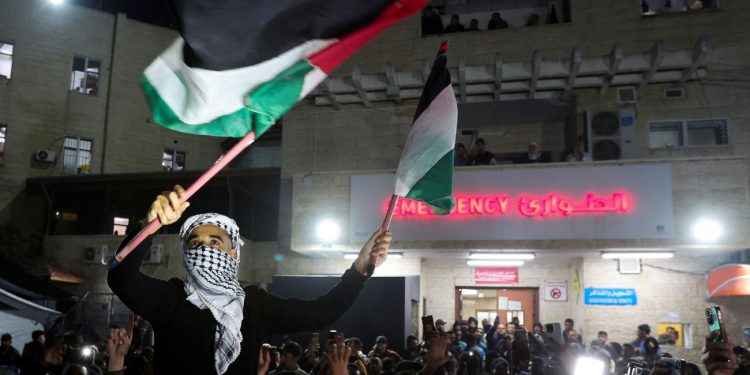 Τι σημαίνει η συμφωνία κατάπαυσης πυρός για τη Γάζα, τους ομήρους και τον παλαιστινιακό λαό;