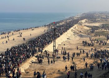 Γάζα: «Ιστορική μέρα» – Εκατοντάδες χιλιάδες Παλαιστίνιοι επιστρέφουν στον Βορρά – Αποσύρθηκαν οι Ισραηλινοί