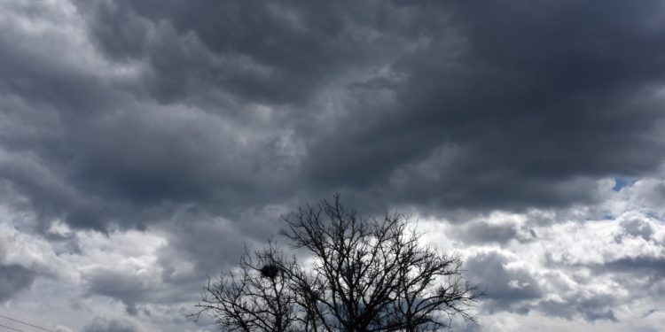 Συννεφιασμένος ο καιρός τη Δευτέρα – Έως τους 19 βαθμούς η θερμοκρασία