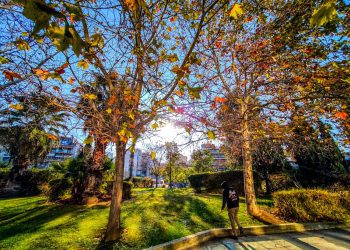 Αίθριος ο καιρός την Πέμπτη: Έρχονται βροχές και καταιγίδες το Σαββατοκύριακο