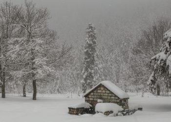 Καιρός: Βροχές το Σάββατο – Έρχονται καταιγίδες, χιόνια και πτώση της θερμοκρασίας την Κυριακή