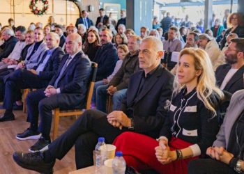 Ο Δήμαρχος Πειραιά Γιάννης Μώραλης στον  καθαγιασμό των υδάτων στο Μικρολίμανο και σε εκδήλωση του Ιστιοπλοϊκού Ομίλου Πειραιώς