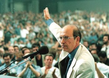 Πέθανε ο Κώστας Σημίτης