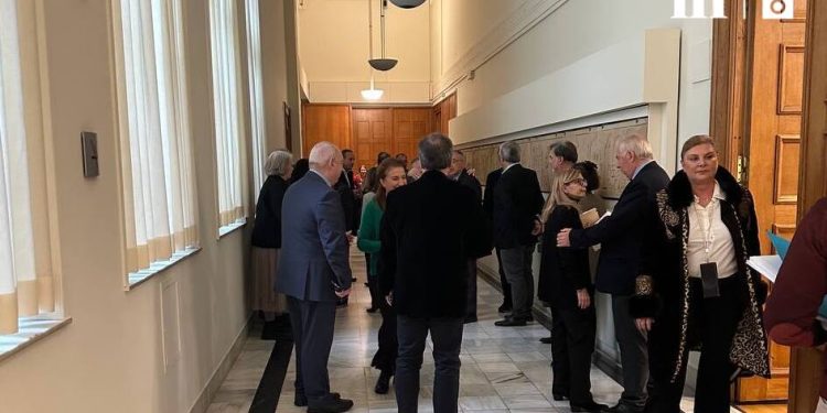 Ο «Επίλογος» Τασούλα στη Βουλή και η συγκίνηση με τον Κακλαμάνη