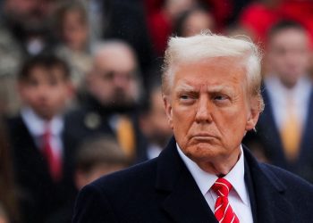 ΗΠΑ: «Παγώνει» τη χρηματοδότηση της Ουκρανίας ο Τραμπ;