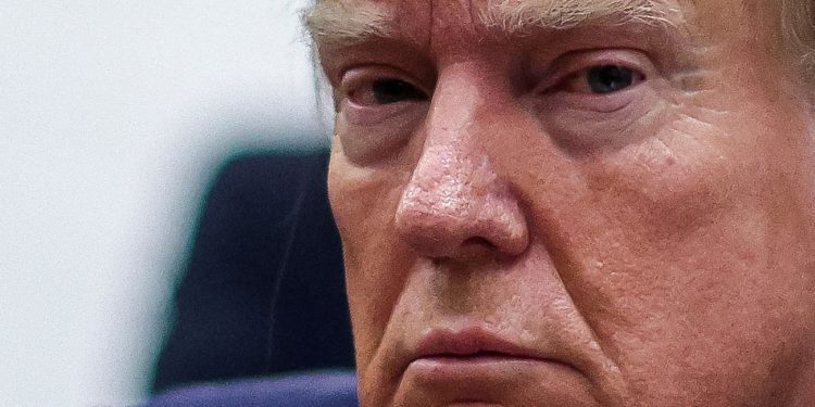 ΗΠΑ: Σε «αγοραστικό παροξυσμό» οι πολίτες – Προμηθεύονται ξένα αγαθά πριν τους δασμούς του Τραμπ