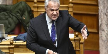 Βορίδης: Αν είσαι λεβέντης, σήκω όρθιος, να πεις τι εννοείς – Άναψαν τα αίματα στη Βουλή