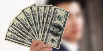 Κύμα πλουσίων στις ΗΠΑ μετακινούν περιουσιακά στοιχεία στο εξωτερικό