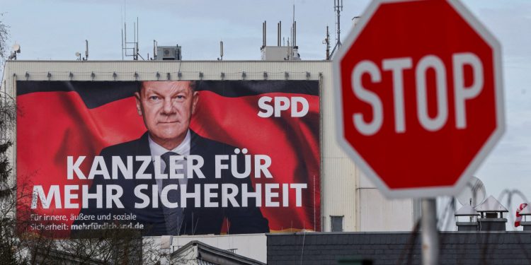 Μετρώντας πληγές, γυρνούν σελίδα – Οι Σοσιαλδημοκράτες στο δρόμο προς τον «μεγάλο συνασπισμό» στη Γερμανία