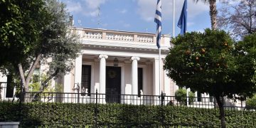 Μαξίμου: Η τριπλή πρόκληση που αντιμετωπίζει η κυβέρνηση