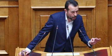 Παππάς: Ο Μητσοτάκης θα καταθέσει για το έγκλημα, τη συγκάλυψη και για τις προειδοποιήσεις που αγνοούσαν