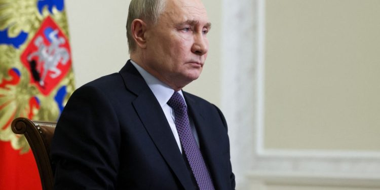 Ο Πούτιν θέλει να υποδυθεί τον Τραμπ παίζοντας καλύτερο… πόκερ – Ανάλυση του Economist