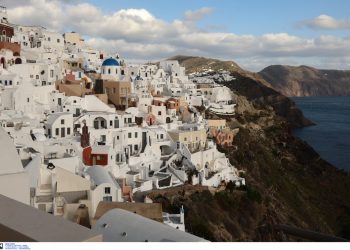 Σαντορίνη – σεισμοί: «Σπάνιο το γεωλογικό φαινόμενο στη Σαντορίνη» λέει η Νομικού