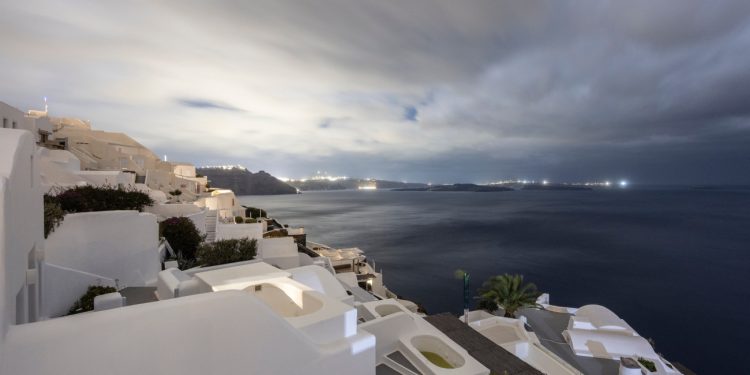 Σεισμοί: Συνεχίζεται ο «χορός» των Ρίχτερ στη Σαντορίνη – Τι λένε οι ειδικοί