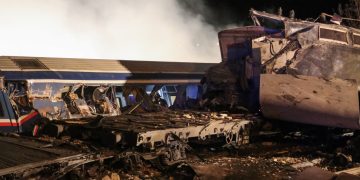 Τέμπη: Πραγματογνωμοσύνη στα ηχητικά του «112» ζητούν γονείς των θυμάτων – «Τα παιδιά ζούσαν μετά τη σύγκρουση»