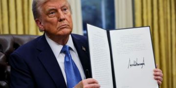 Στον «πάγο» 50 διεθνή προγράμματα κατά της πείνας με απόφαση Τραμπ