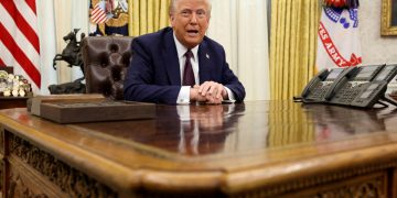 Δασμοί: Σκέψεις Τραμπ για +25% σε αυτοκίνητα, τσιπς και φάρμακα