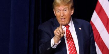 Ο Τραμπ απαιτεί να ξαναρχίσει «τώρα» η κατασκευή του πετρελαιαγωγού Keystone XL