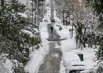 Καιρός: Πέφτει κι άλλο η θερμοκρασία την Πέμπτη – Πού θα χιονίσει