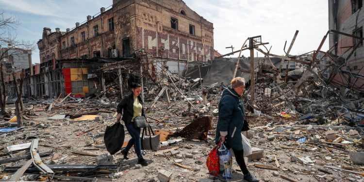 Ουκρανία: Οι ακροβασίες του Τραμπ, η πολεμοχαρής ΕΕ και ο απρόθυμος Ζελένσκι