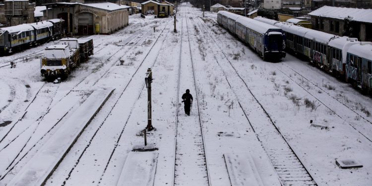 Καιρός: Κορυφώνεται το κρύο την Παρασκευή – Χιόνια και στην Αττική