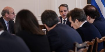 Ανασχηματισμός: 13 αμετακίνητοι υπουργοί στα… 21 υπουργεία, πέρα-δώθε υπουργών και αλλαγές υφυπουργών